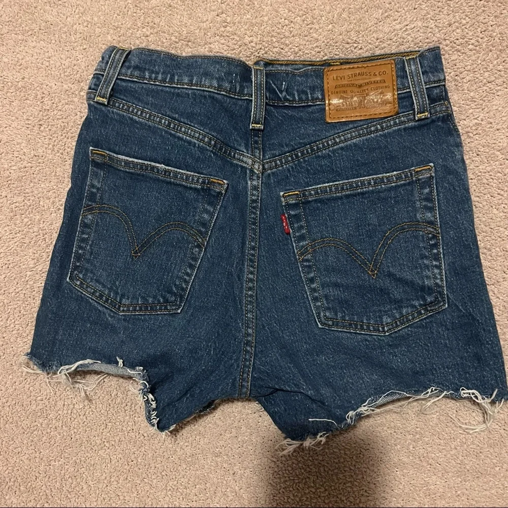 LEVI’s RIBCAGE SHORTS - Picture 4 of 4